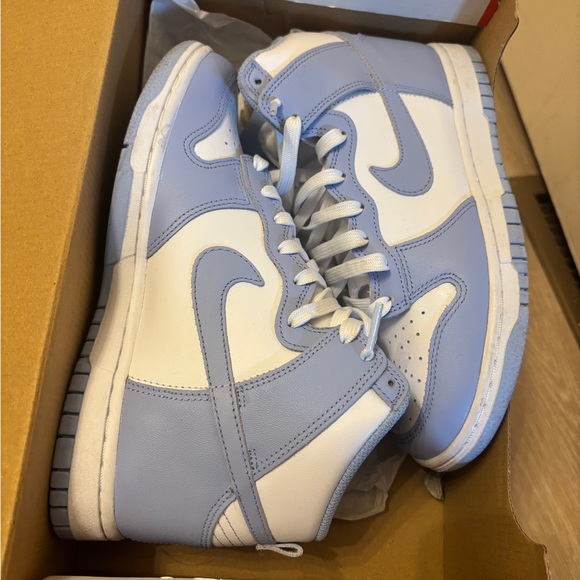 Nike Dunk High in White and Red - Picture 1 of 6